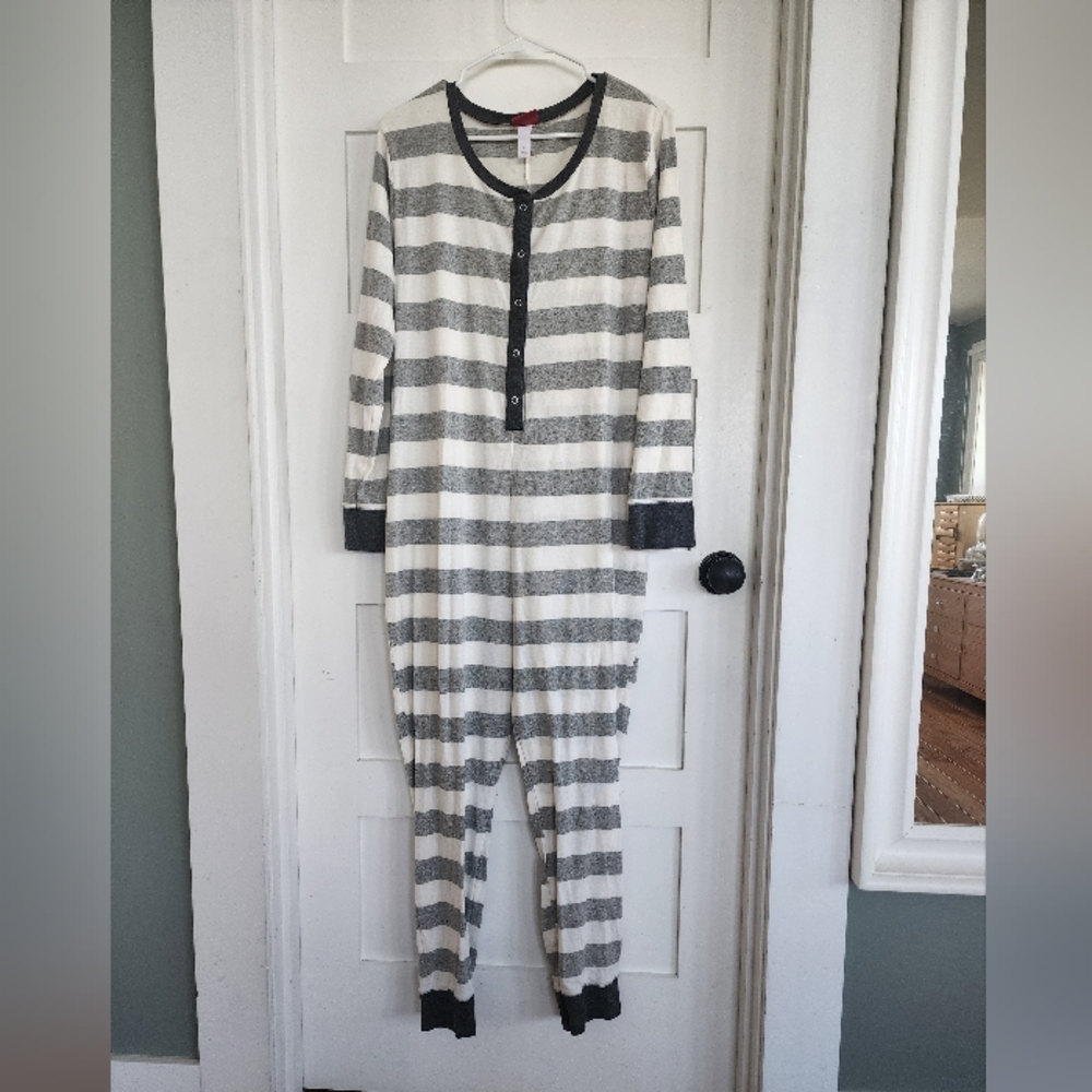 Wondershop Gray and White Pajama Onesie